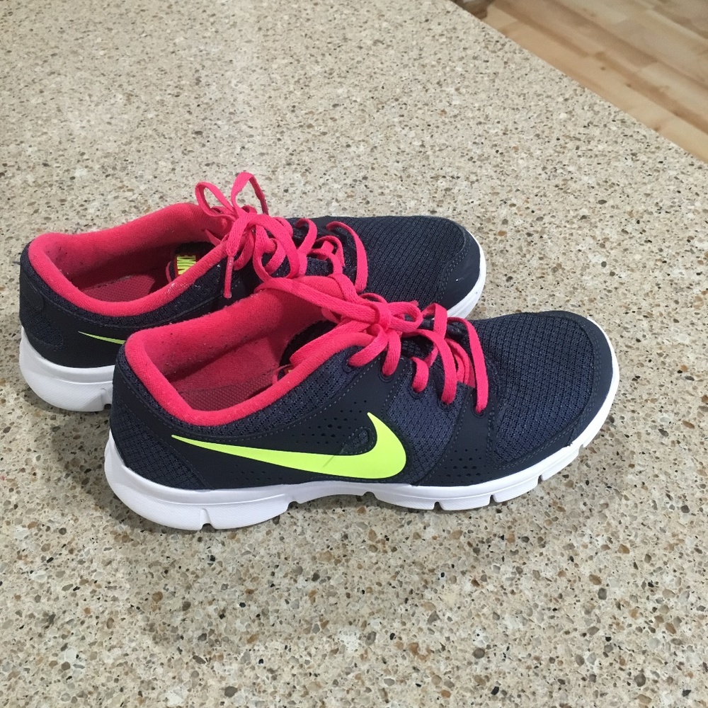 Women's Nike Flex running shoes. Blue Pink Yellow